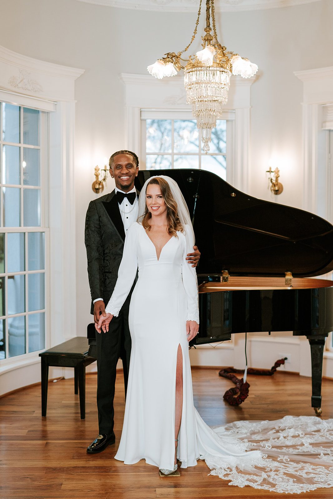 Sandlewood Manor's grand piano room